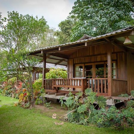 Gardenia Country Inn Tomohon Ngoại thất bức ảnh