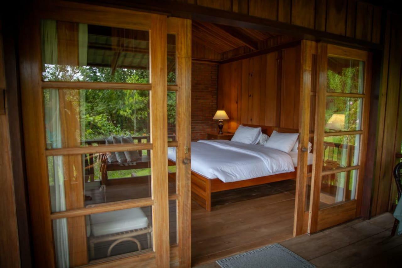 Gardenia Country Inn Tomohon Ngoại thất bức ảnh