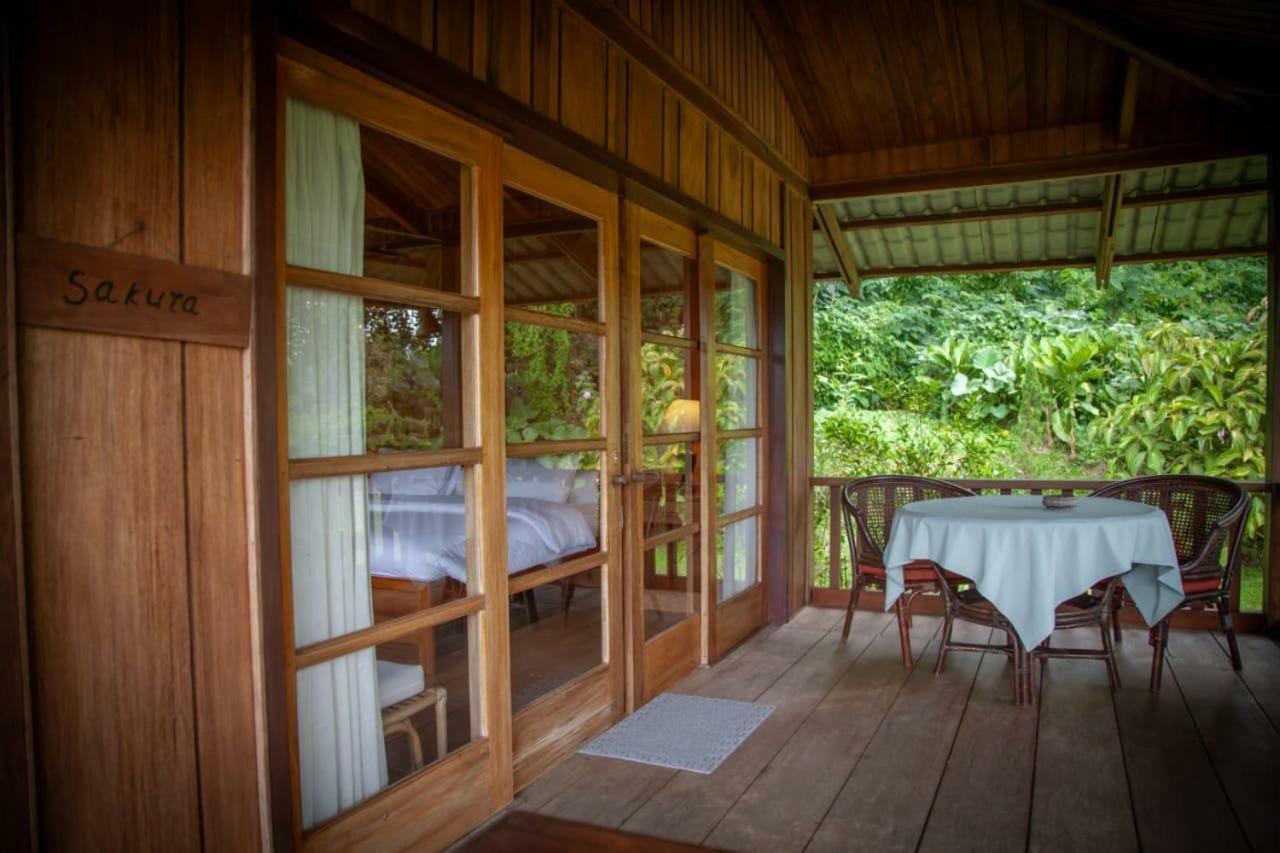 Gardenia Country Inn Tomohon Ngoại thất bức ảnh