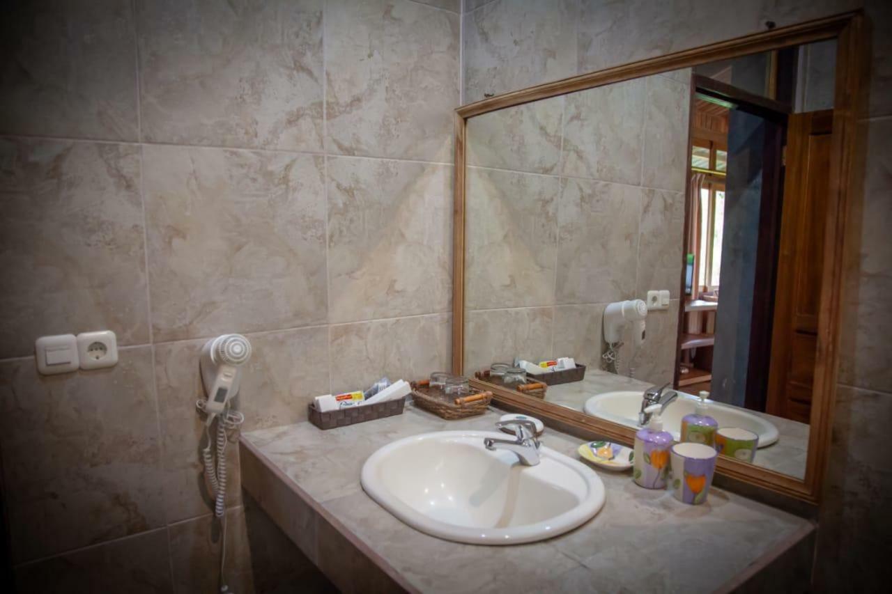 Gardenia Country Inn Tomohon Ngoại thất bức ảnh